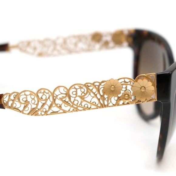Dolce & Gabbana Cat-Eye Gradient Brown Sunglasses With Golden Filigree‎ Arms - Picture 15 of 16